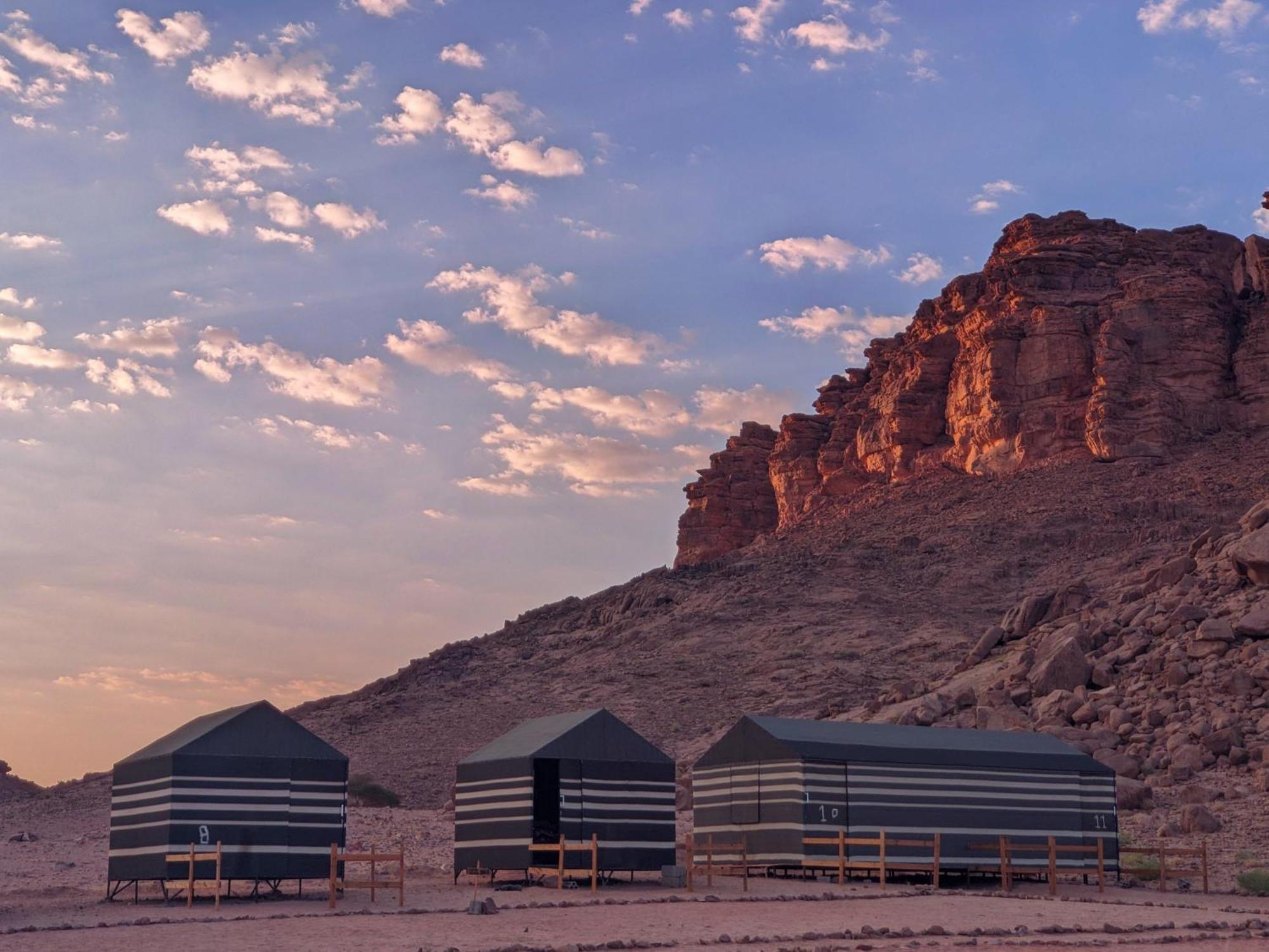 Wadi Rum Camp & Jeep Tour ภายนอก รูปภาพ