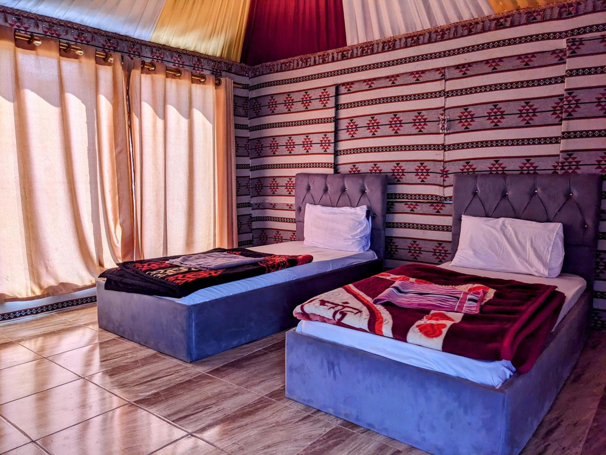 Wadi Rum Camp & Jeep Tour ภายนอก รูปภาพ